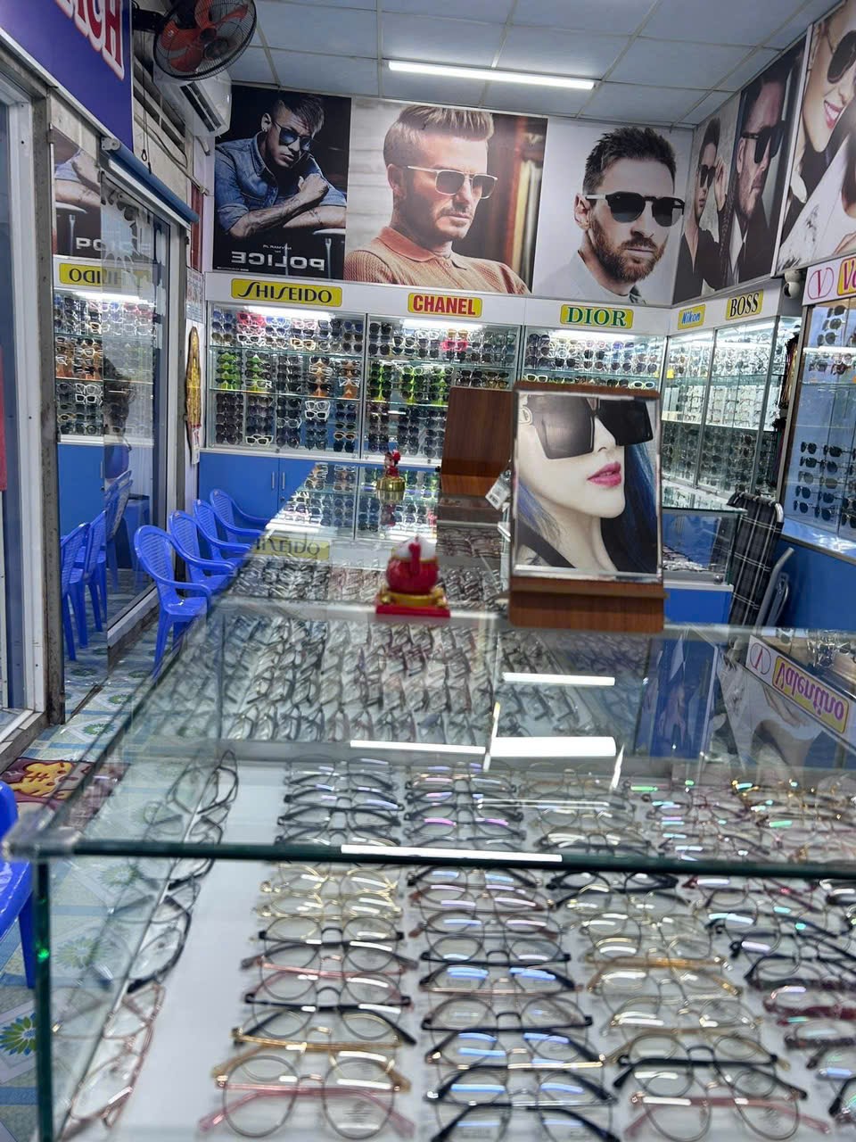 MẮT KÍNH GIỒNG TRÔM BẾN TRE